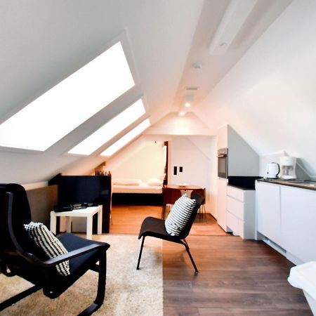 Modern And Cozy Studio In A Former Coach House Робертвиль Экстерьер фото