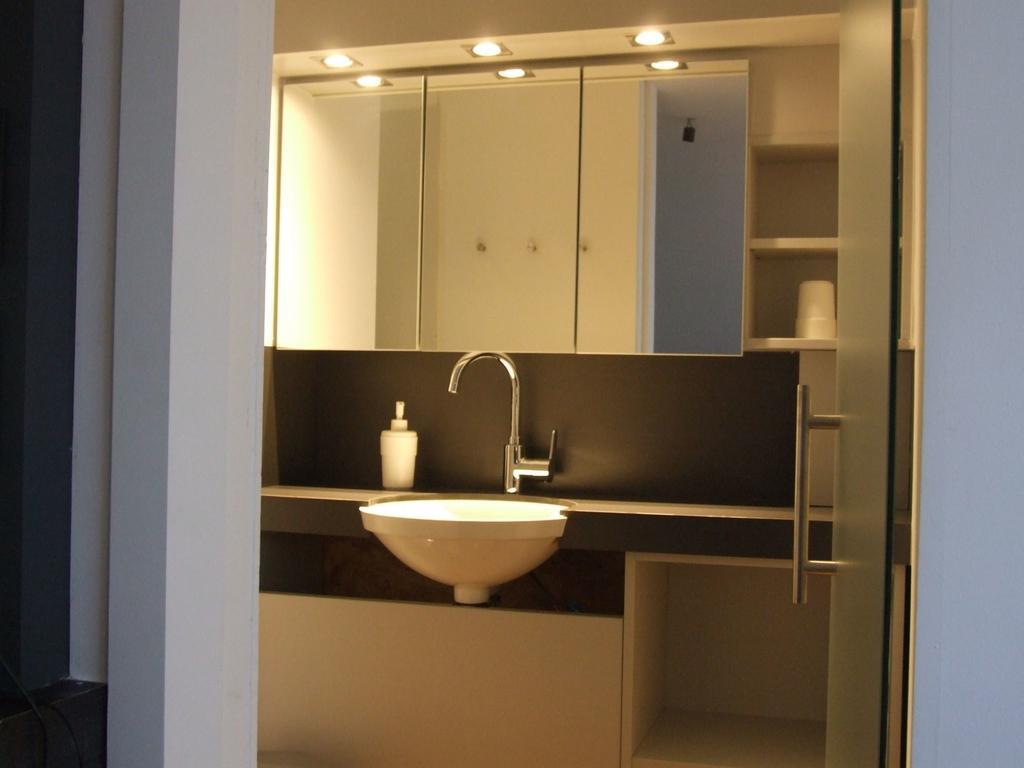 Modern And Cozy Studio In A Former Coach House Робертвиль Экстерьер фото