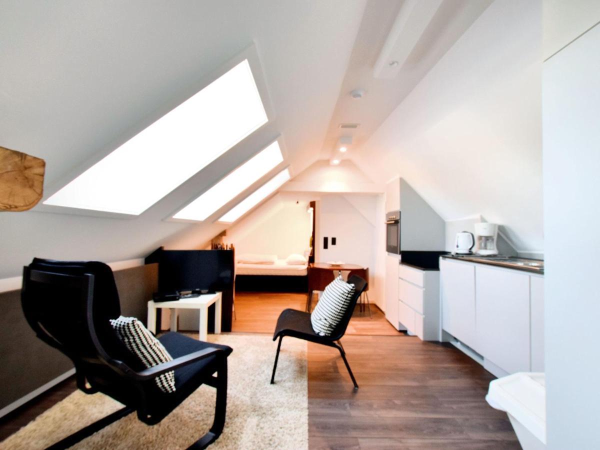 Modern And Cozy Studio In A Former Coach House Робертвиль Экстерьер фото